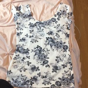 Ballerina Tee (Garage)